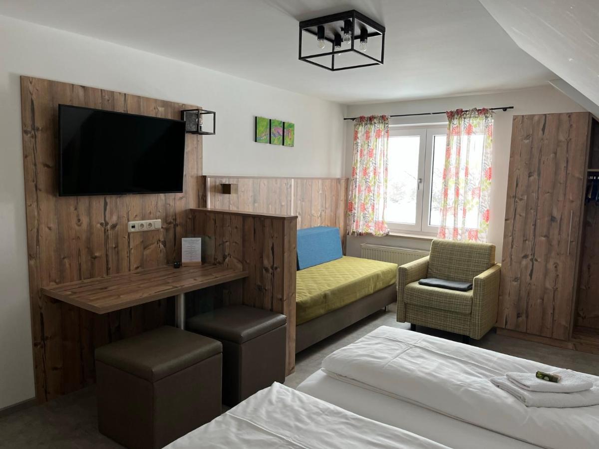Gasthaus-Pension Hofmann Oberdachstetten ภายนอก รูปภาพ