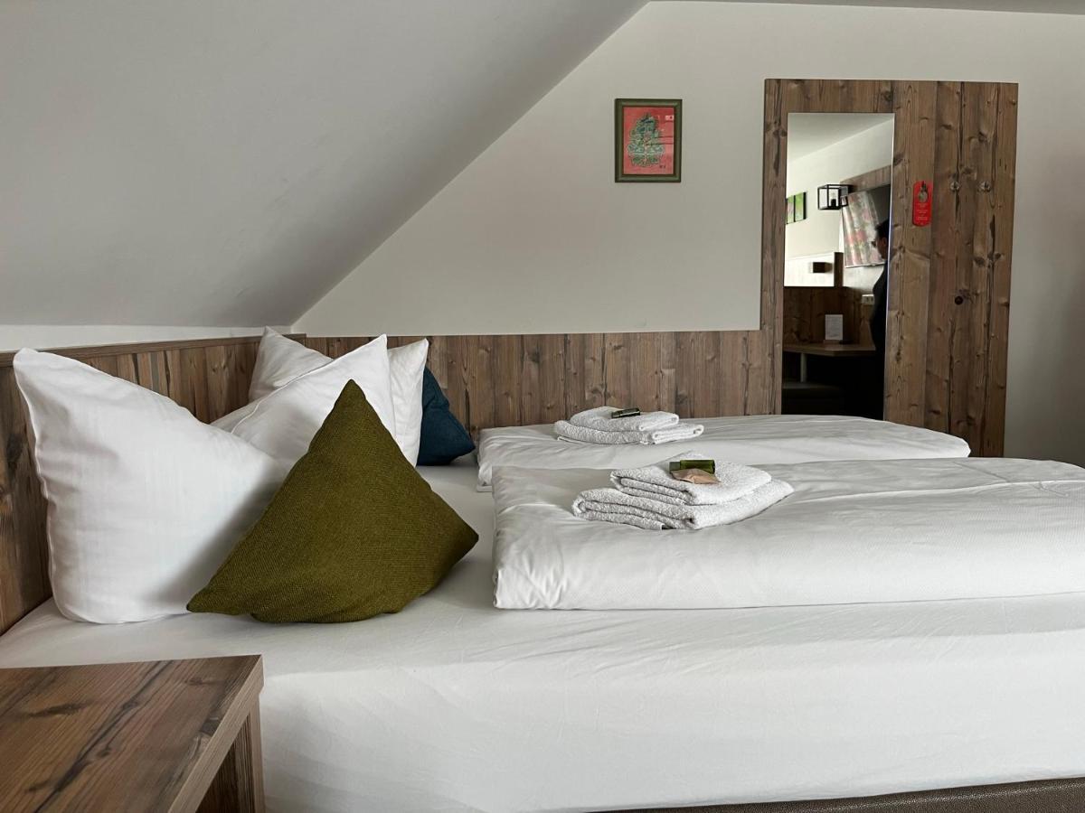 Gasthaus-Pension Hofmann Oberdachstetten ภายนอก รูปภาพ