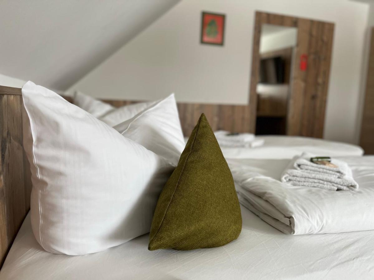 Gasthaus-Pension Hofmann Oberdachstetten ภายนอก รูปภาพ