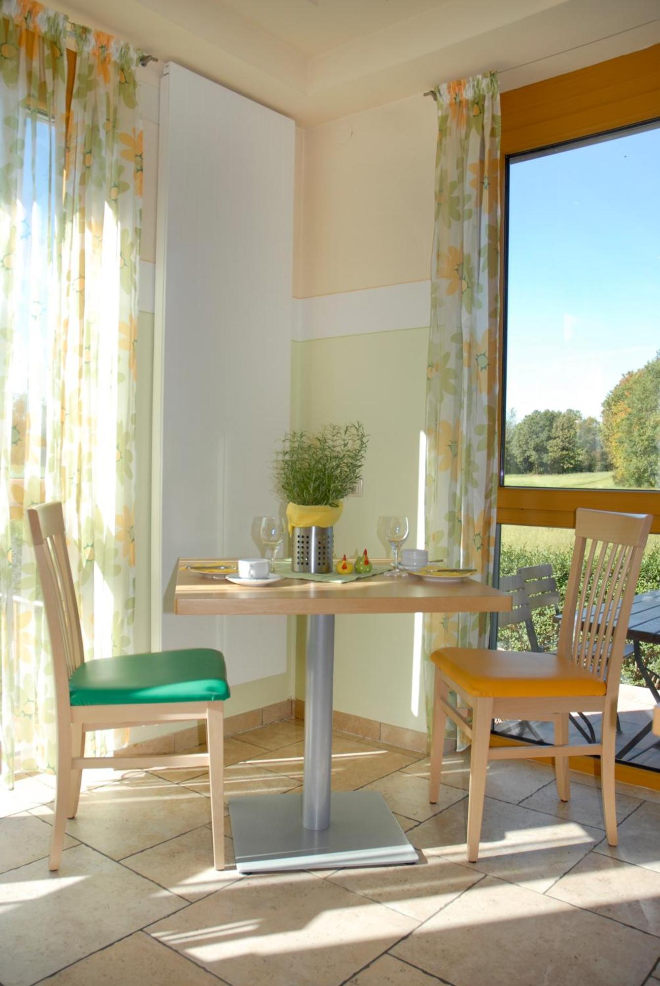 Gasthaus-Pension Hofmann Oberdachstetten ภายนอก รูปภาพ