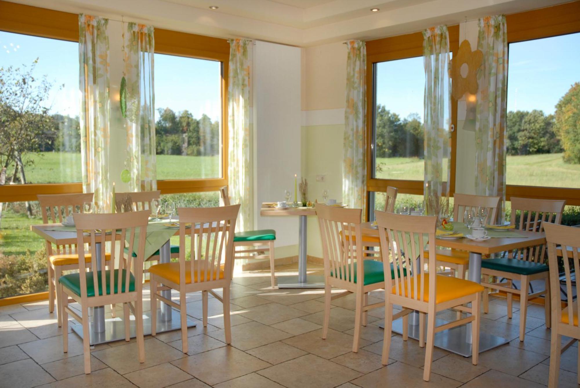 Gasthaus-Pension Hofmann Oberdachstetten ภายนอก รูปภาพ