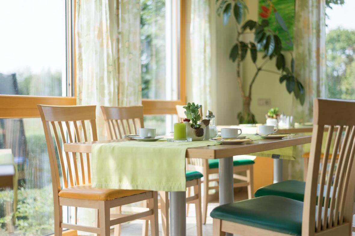 Gasthaus-Pension Hofmann Oberdachstetten ภายนอก รูปภาพ